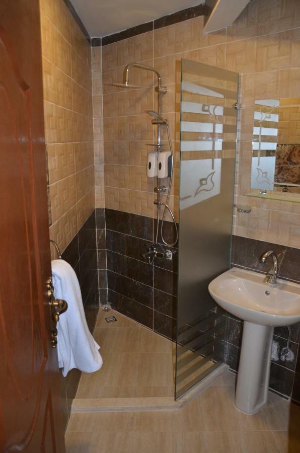 Full Pyramids View Apartment With Balcony For 8 P Kafret el-Gabal エクステリア 写真